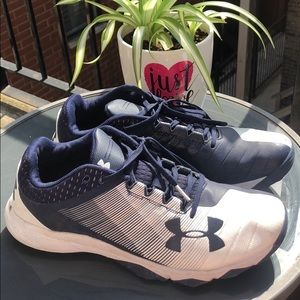 Men’s Under Armour gym shoes